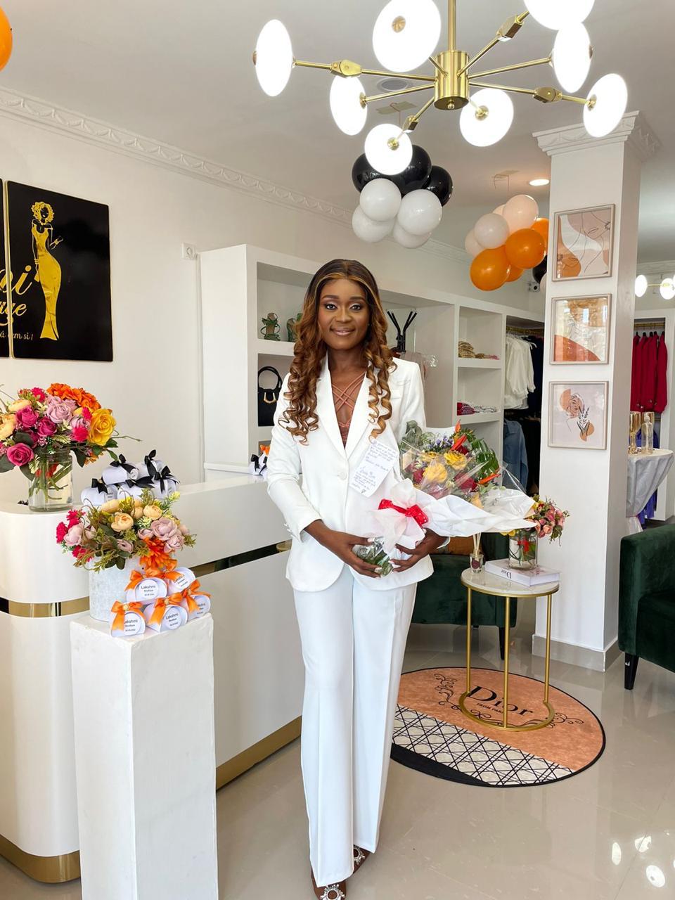 Empreendedora Fineza Nvuala vence o preconceito e inaugura a sua primeira loja de roupas